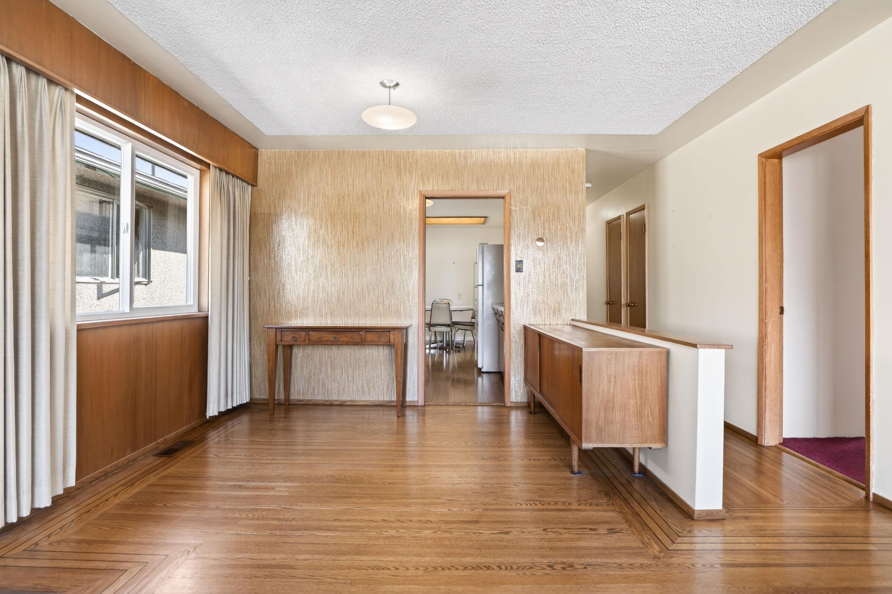 3180 3Rd Avenue E, Vancouver, BC