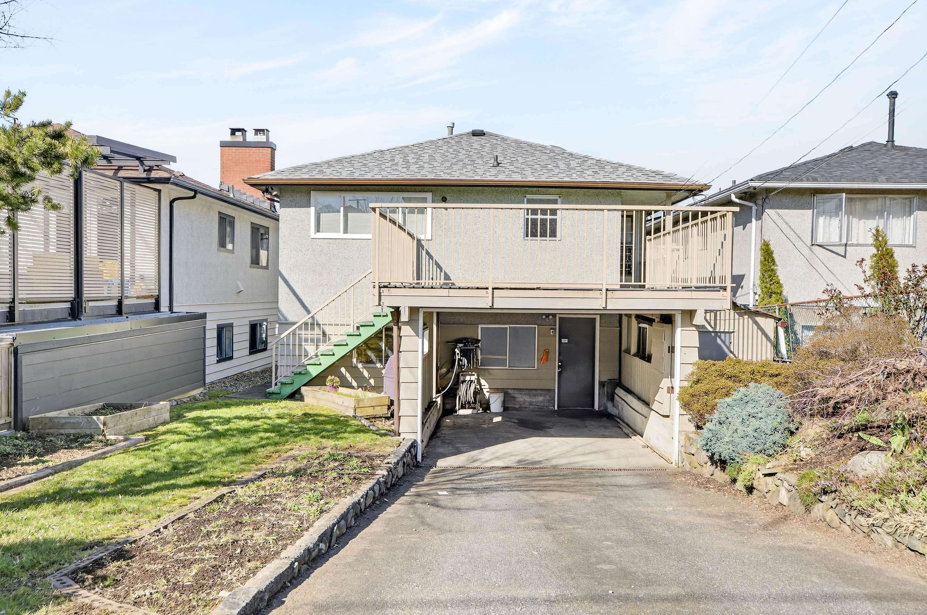3180 3Rd Avenue E, Vancouver, BC
