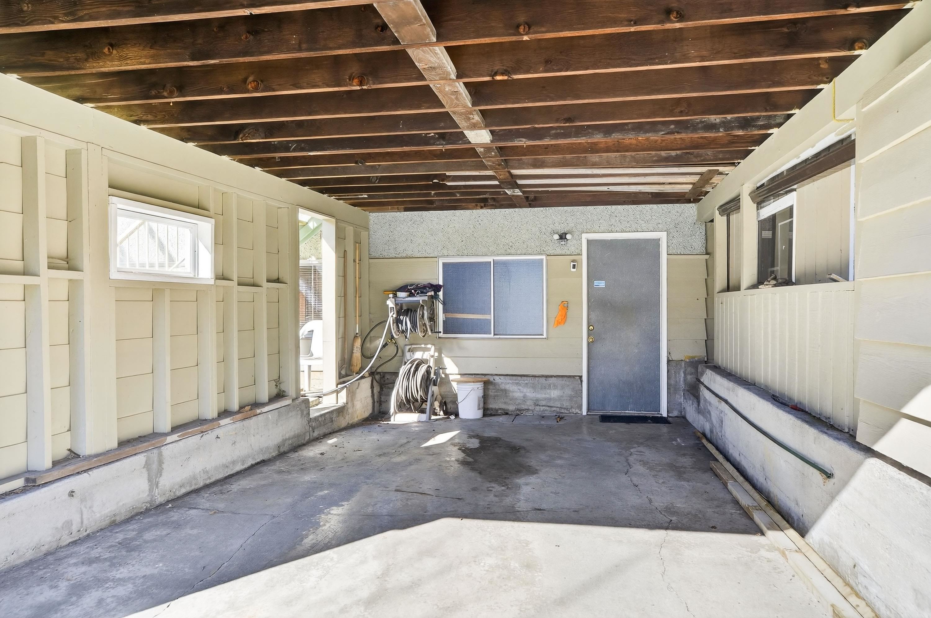 3180 3Rd Avenue E, Vancouver, BC