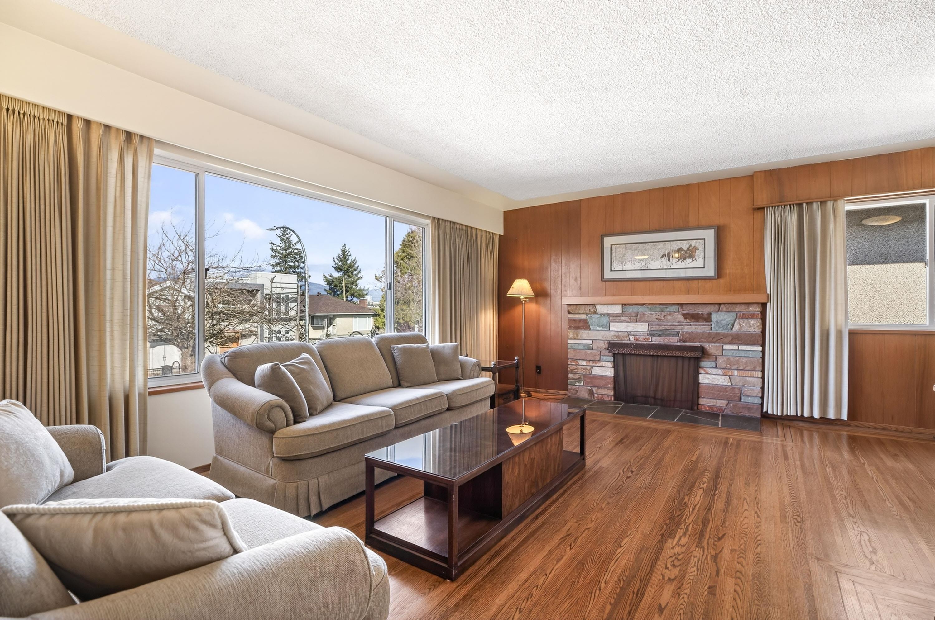 3180 3Rd Avenue E, Vancouver, BC