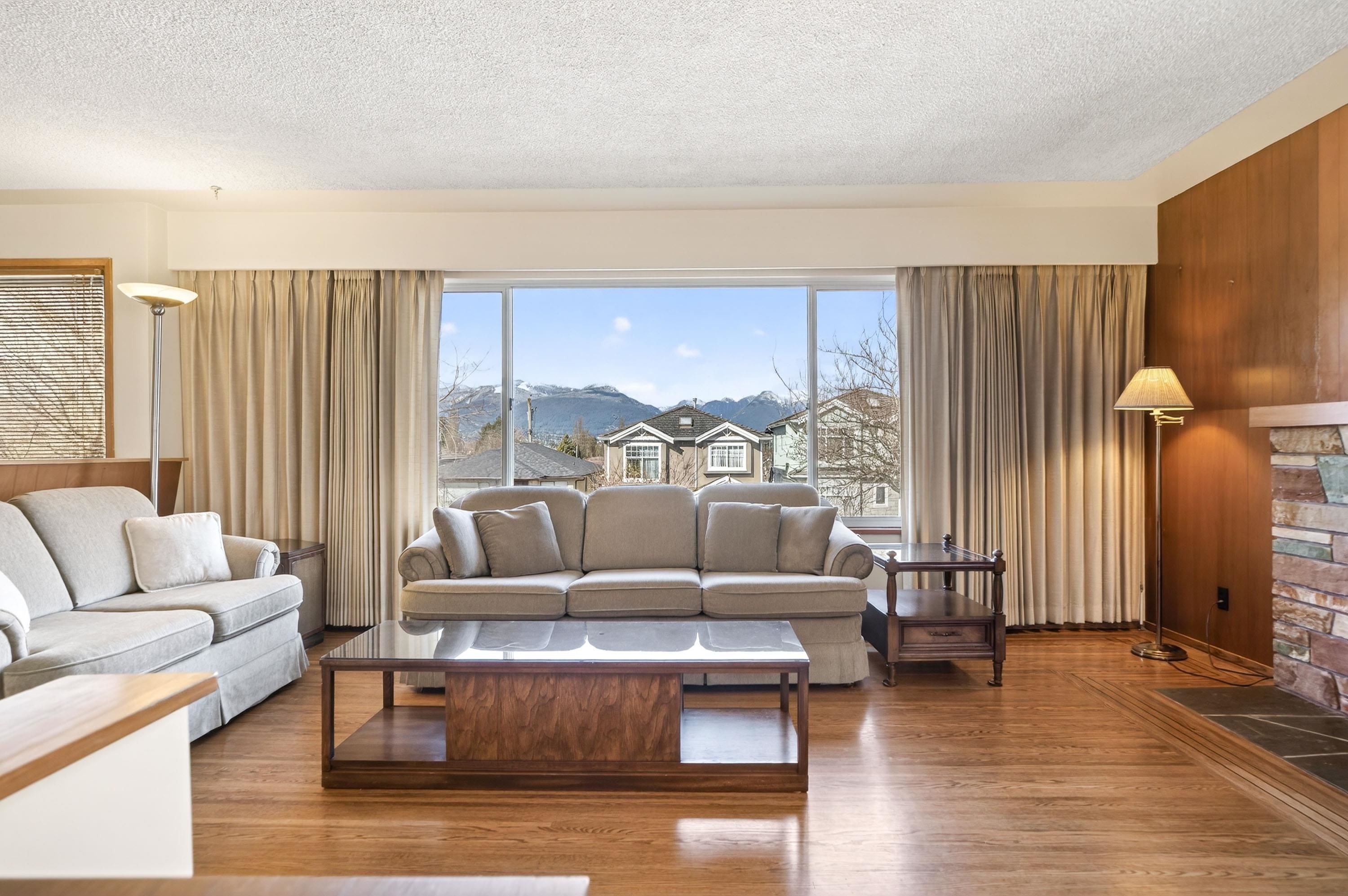 3180 3Rd Avenue E, Vancouver, BC