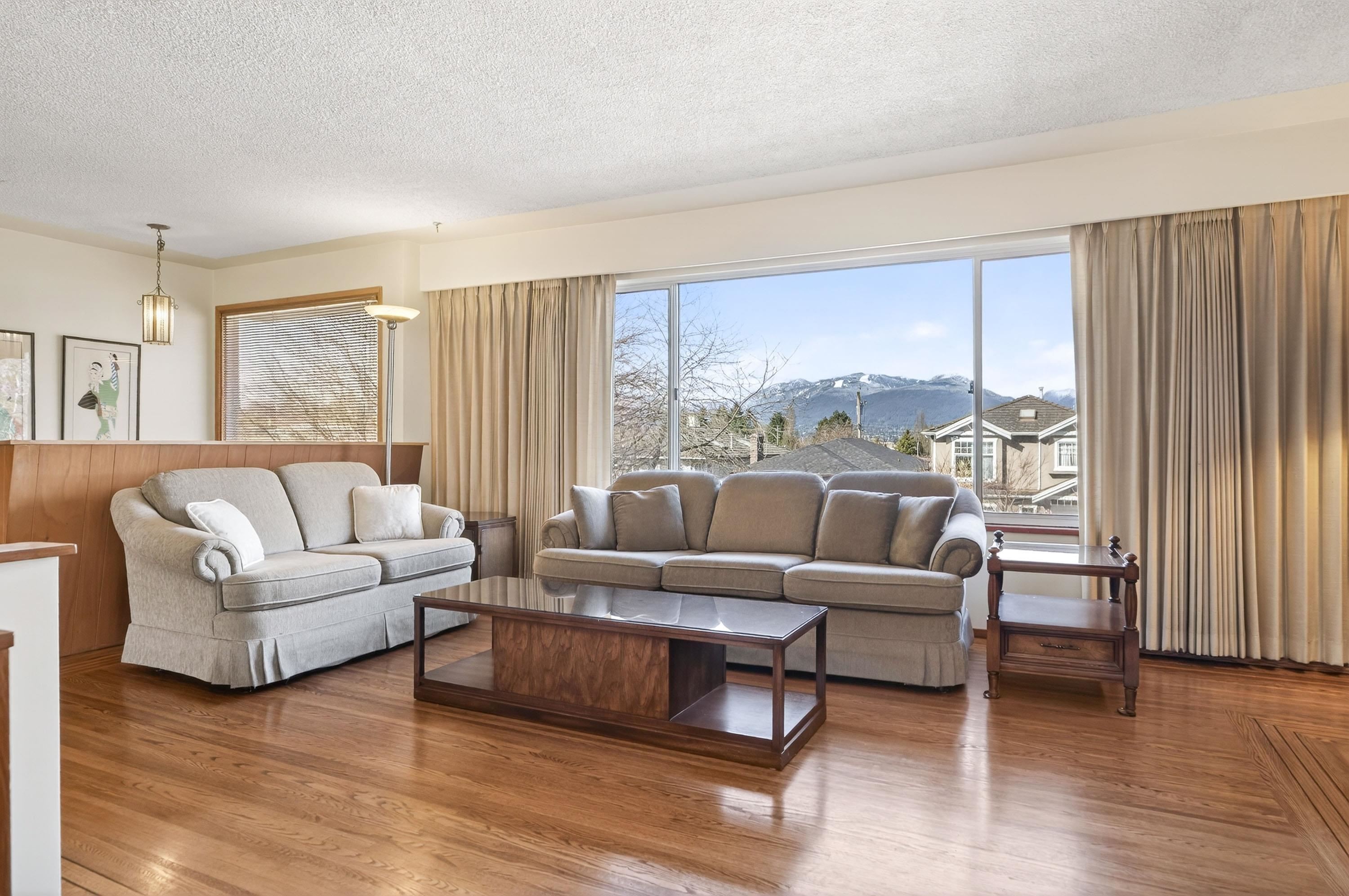 3180 3Rd Avenue E, Vancouver, BC