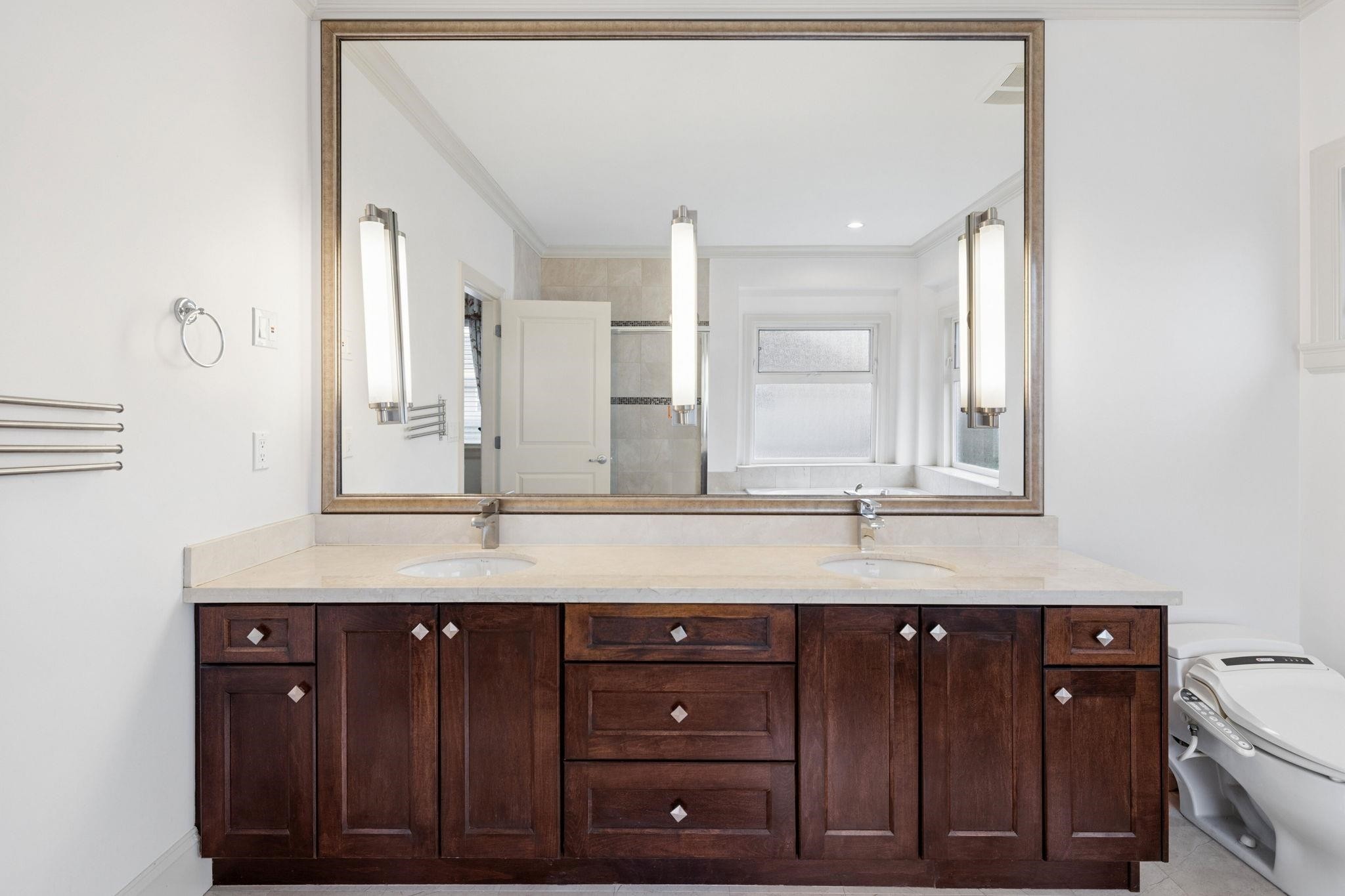 9551 Saunders Road, Richmond, BC