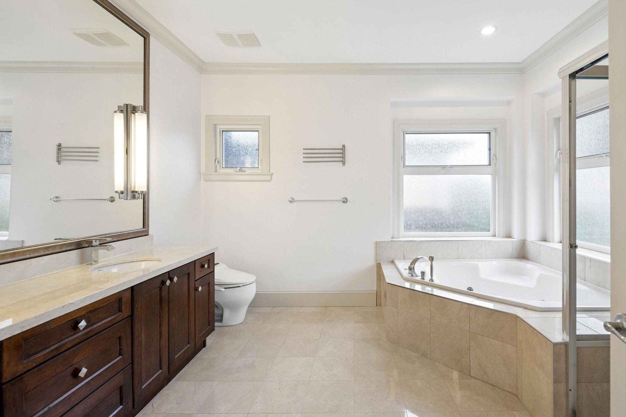 9551 Saunders Road, Richmond, BC