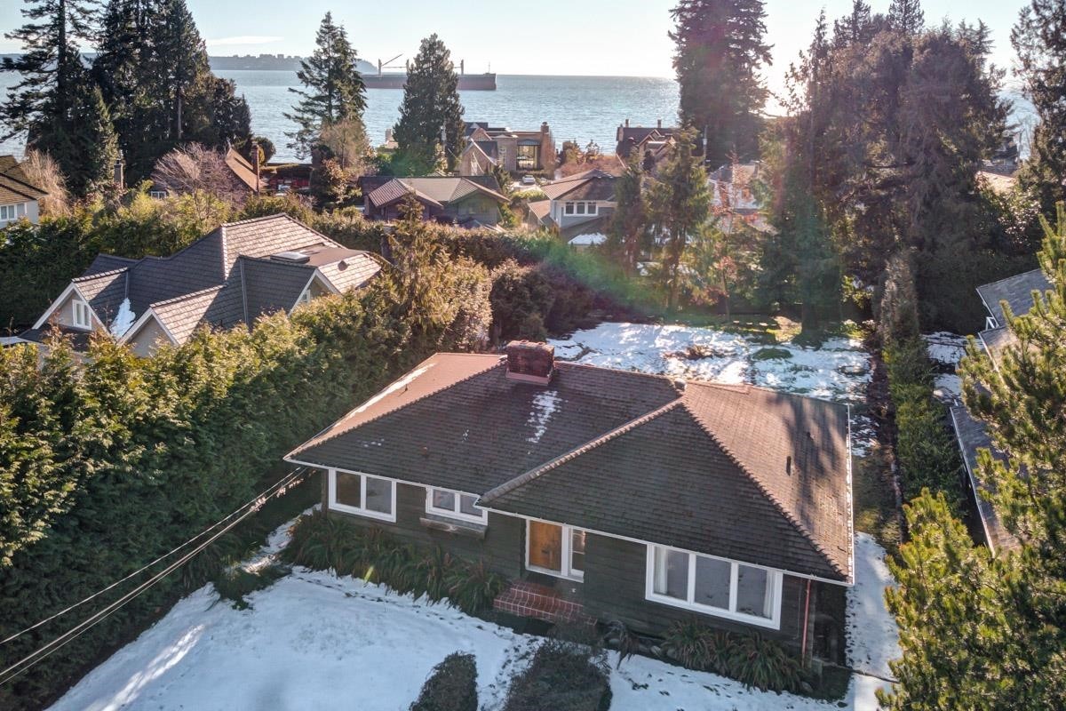 4386 Erwin Drive, West Vancouver, BC