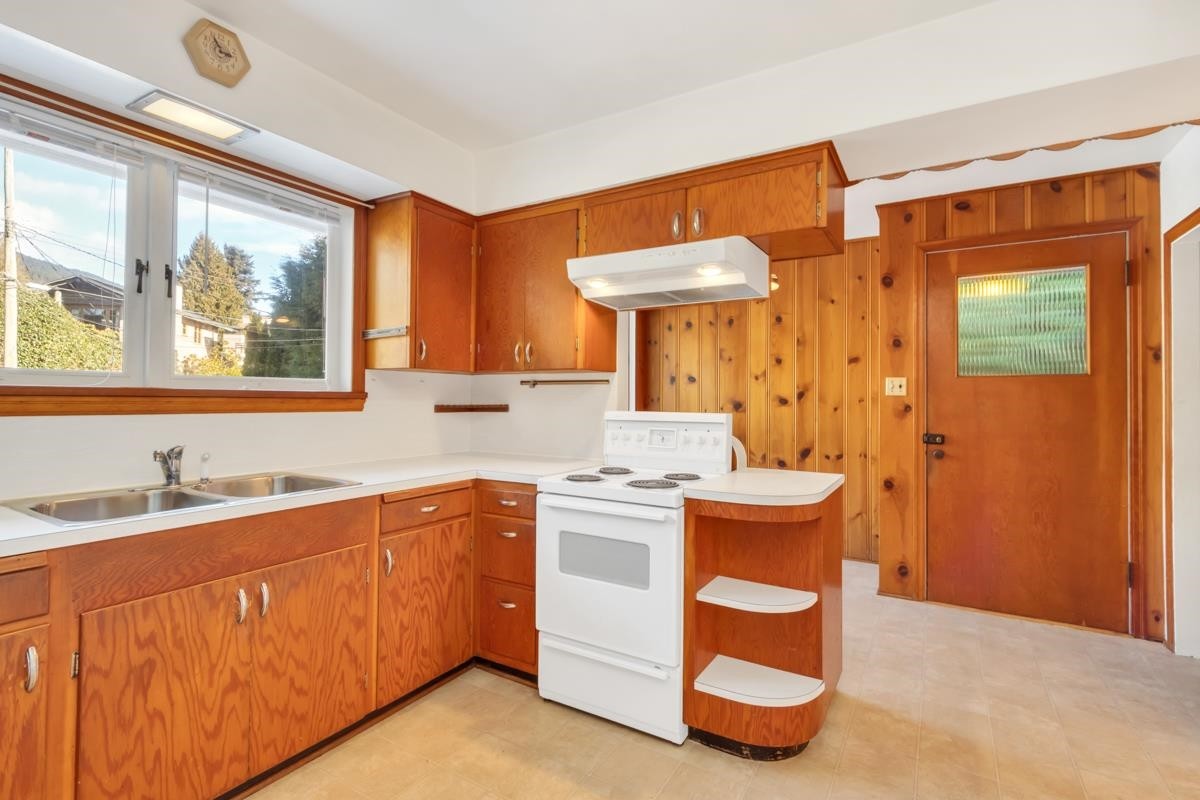 4386 Erwin Drive, West Vancouver, BC