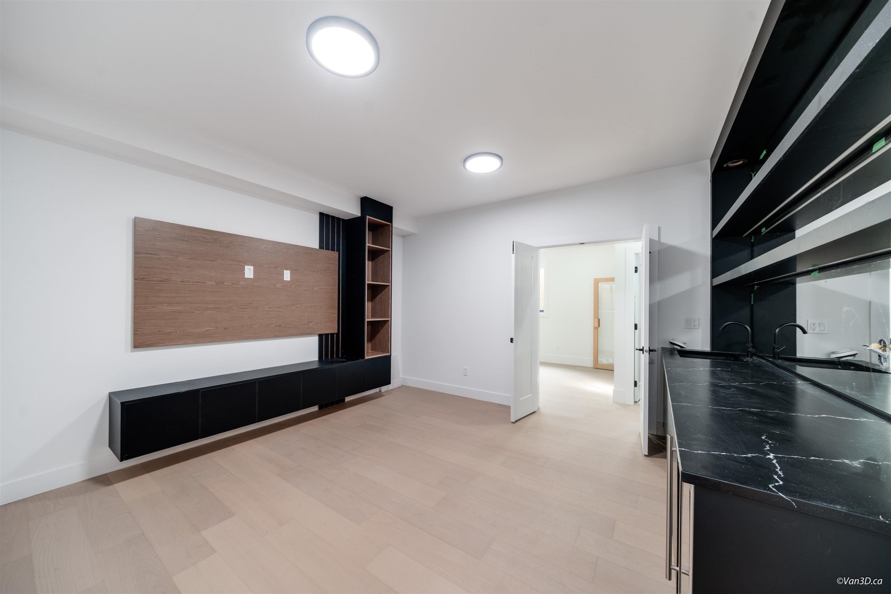 817 Cornell Avenue, Coquitlam, BC