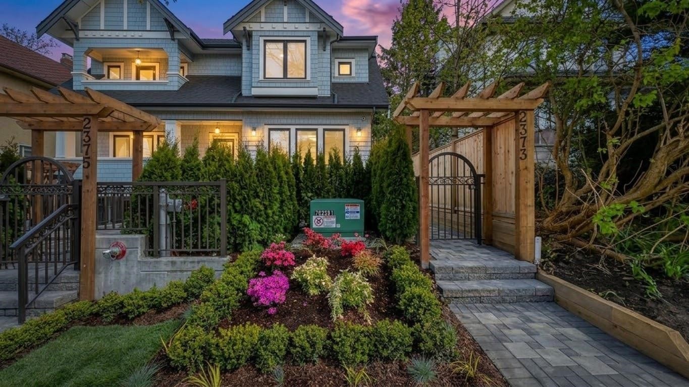 2373 7Th Avenue W, Vancouver, BC