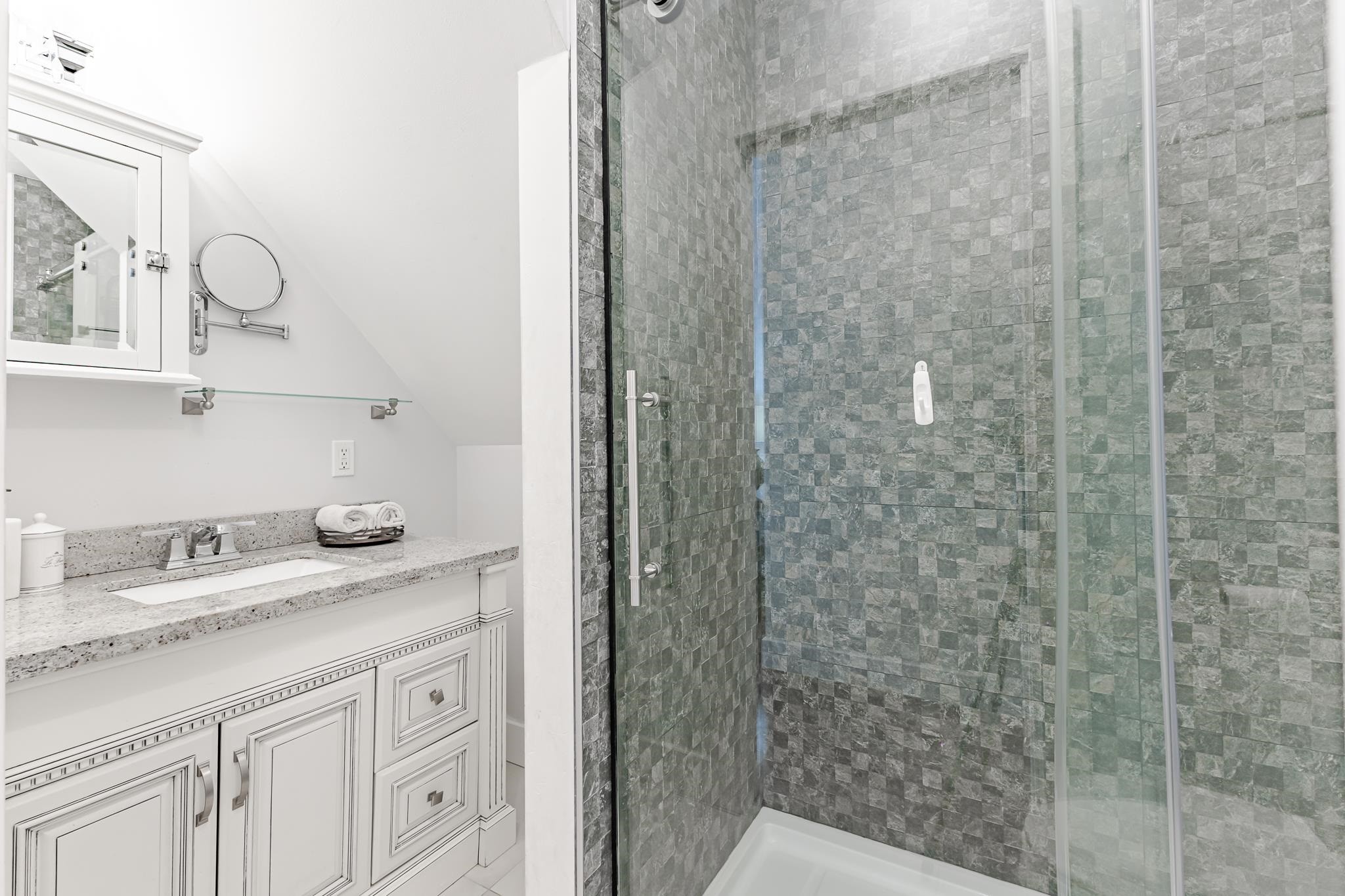 6713 Arbutus Street, Vancouver, BC