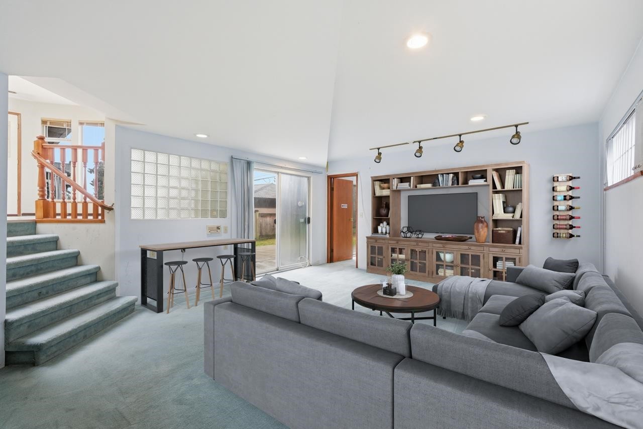 6709 Ash Street, Vancouver, BC