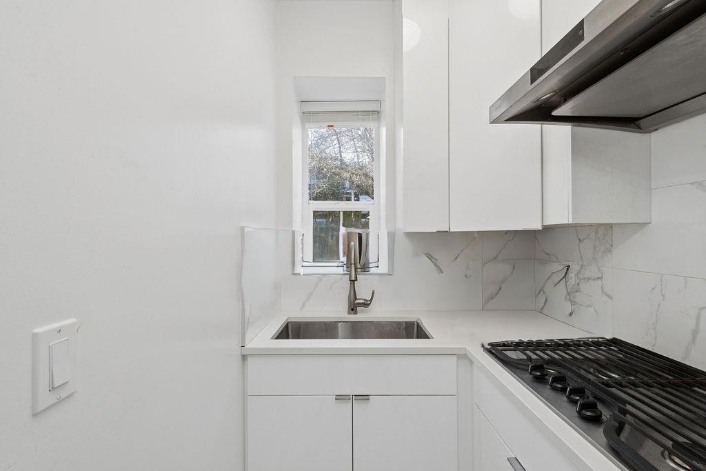 2709 37Th Avenue W, Vancouver, BC