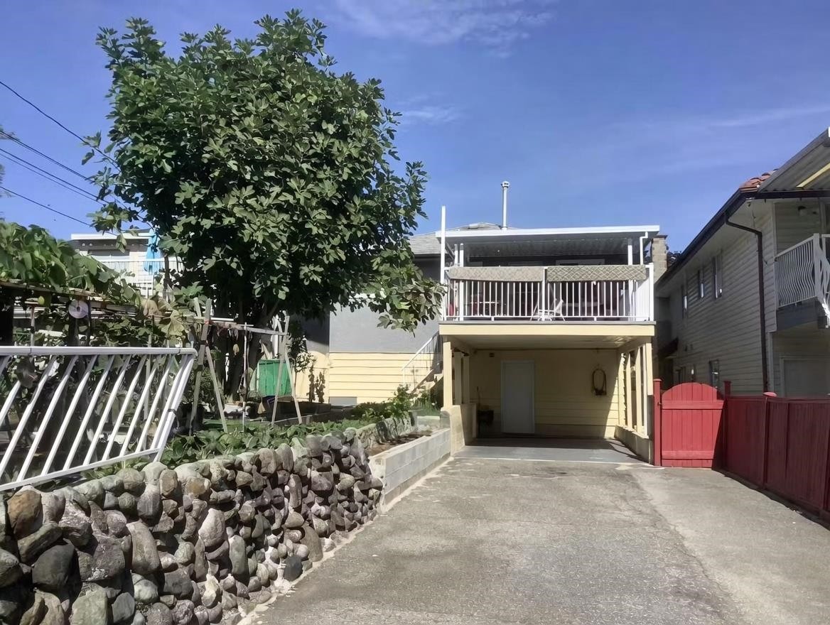 3312 Queens Avenue, Vancouver, BC