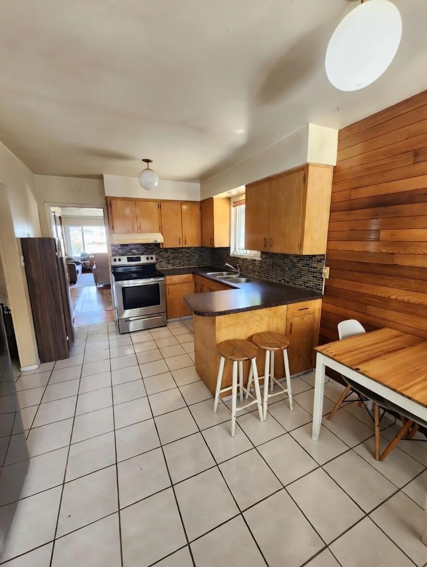 3312 Queens Avenue, Vancouver, BC