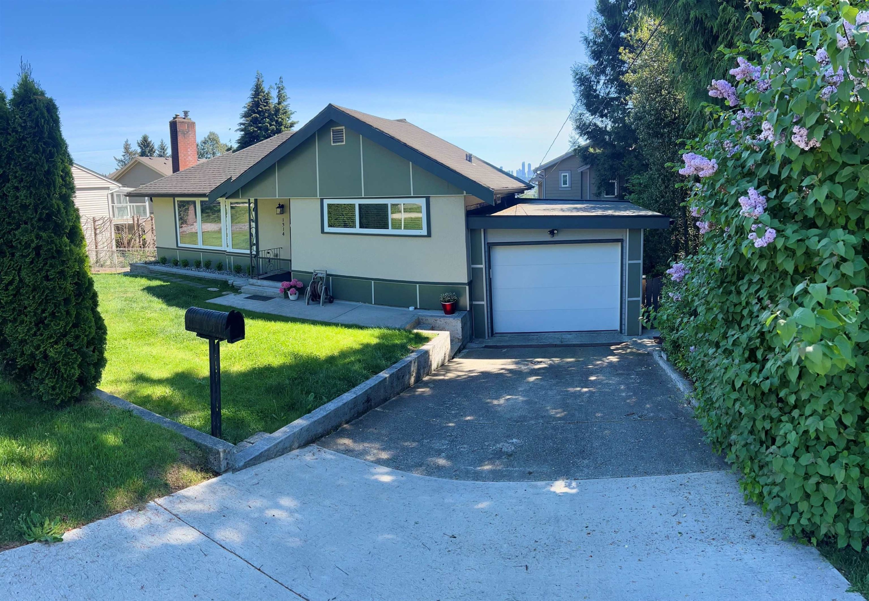 1314 Thomas Avenue, Coquitlam, BC