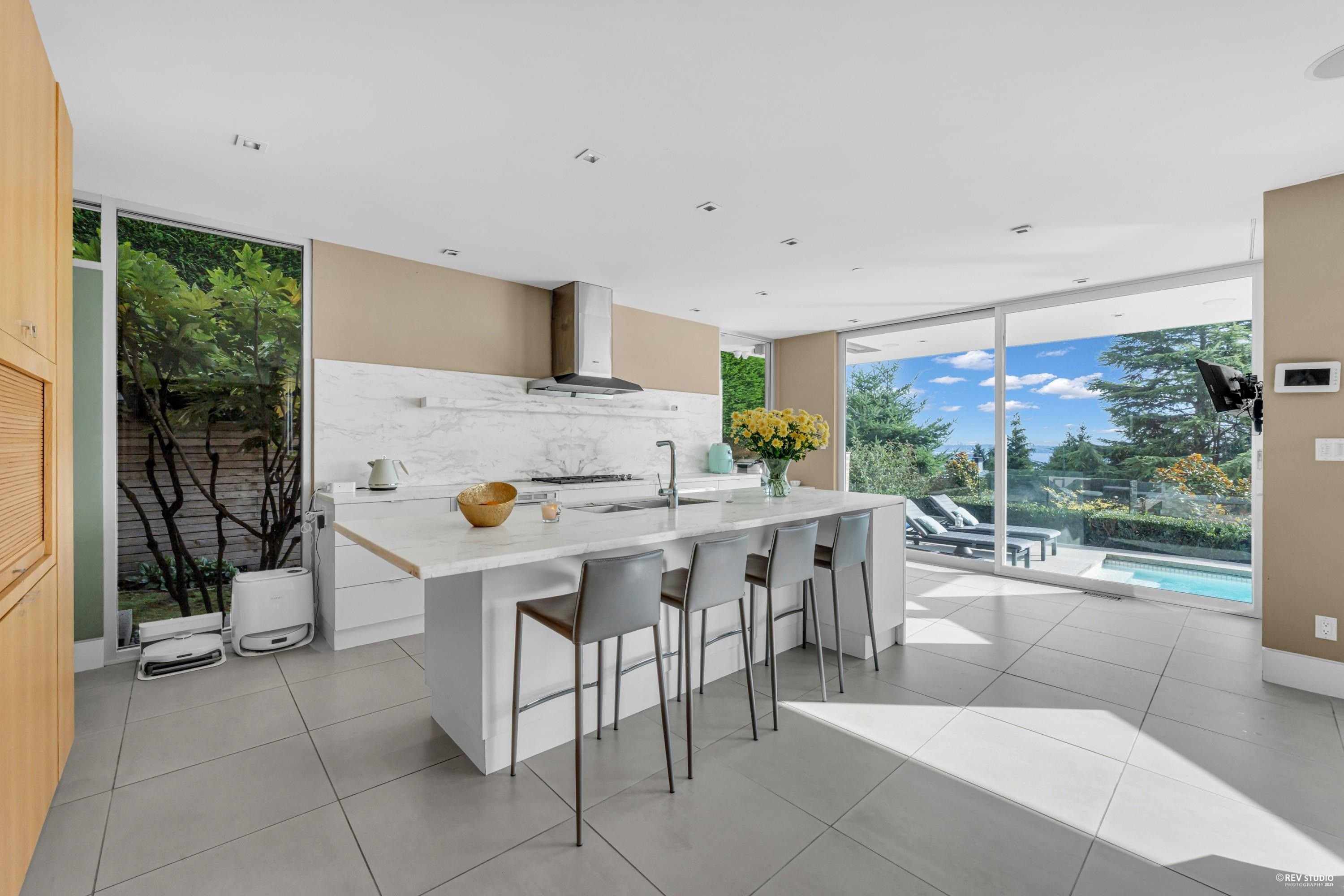 4313 Rockridge Road, West Vancouver, BC