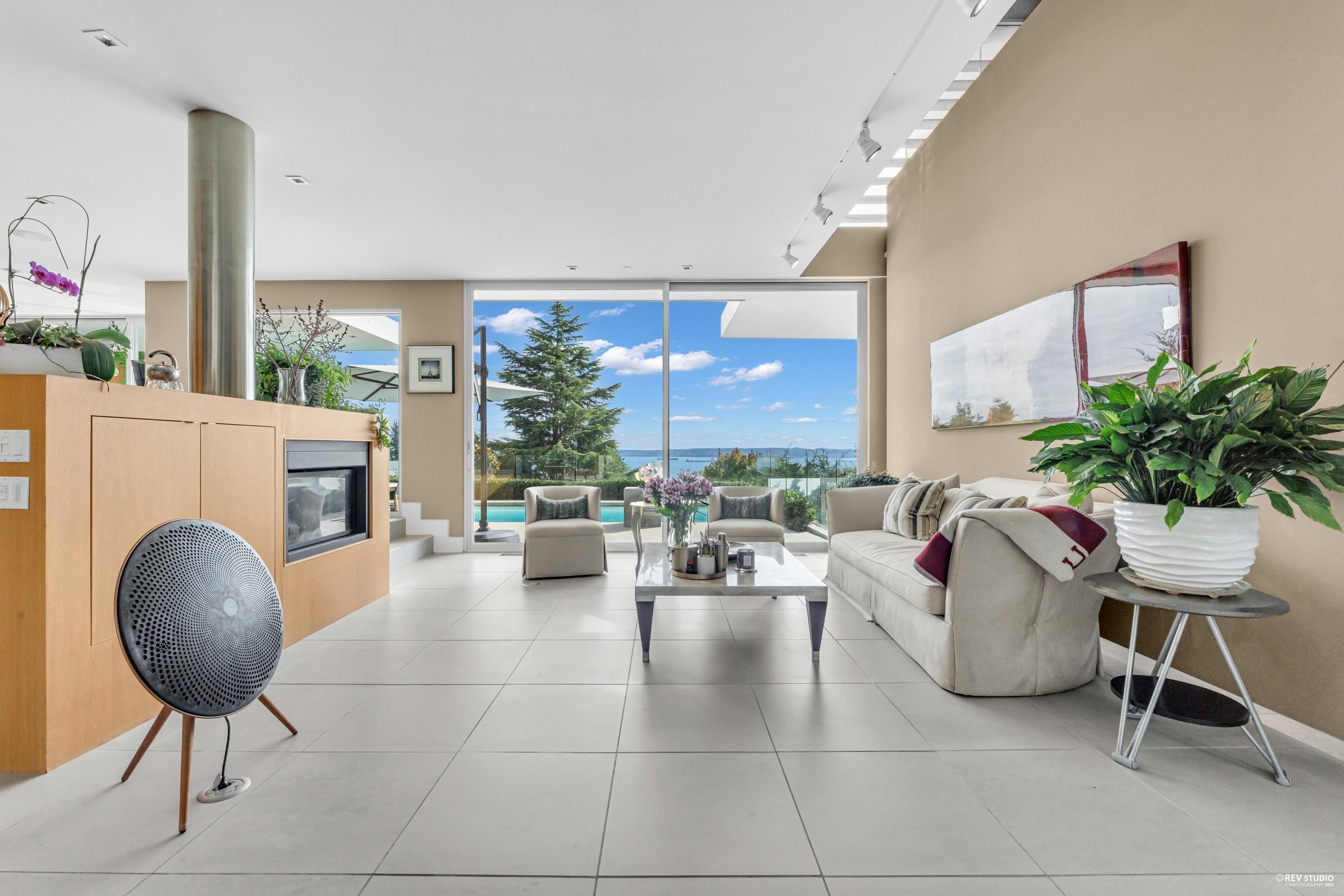 4313 Rockridge Road, West Vancouver, BC
