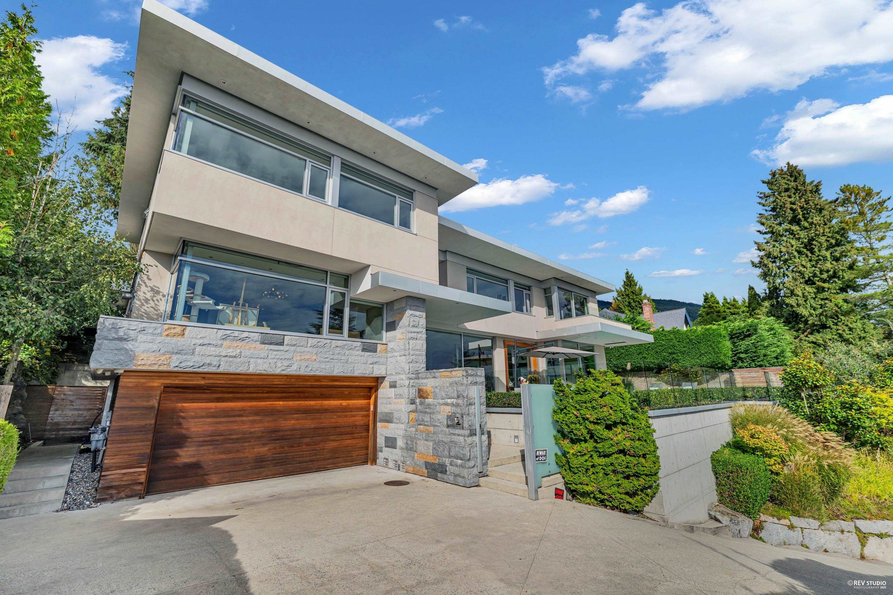 4313 Rockridge Road, West Vancouver, BC