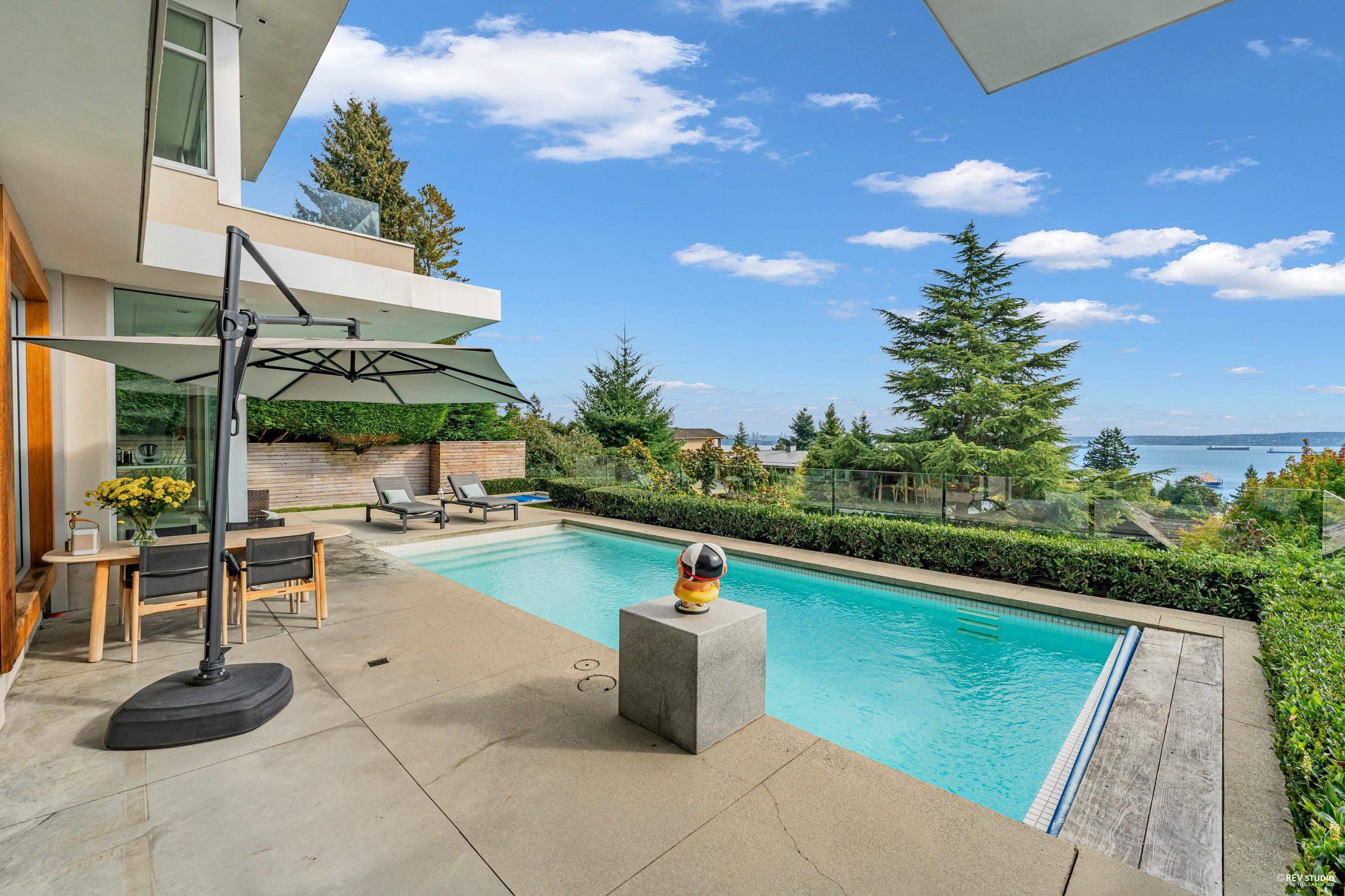 4313 Rockridge Road, West Vancouver, BC