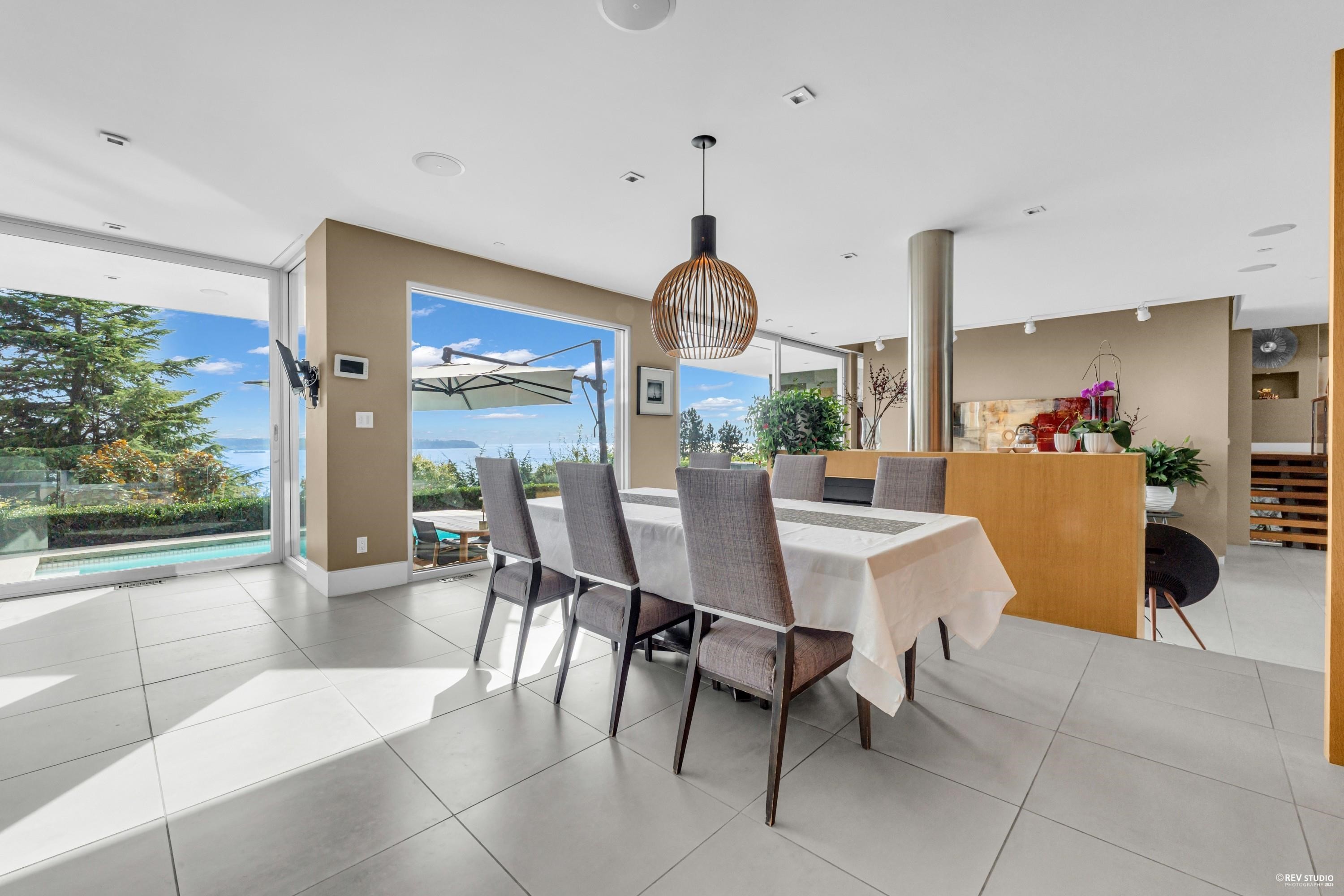 4313 Rockridge Road, West Vancouver, BC