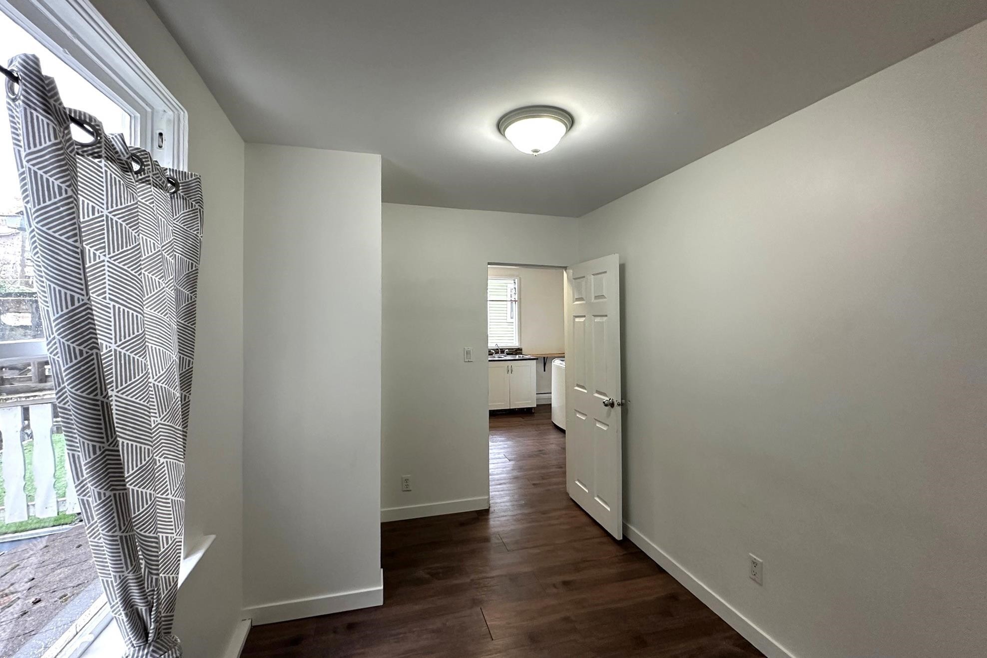 164 10Th Street E, North Vancouver, BC