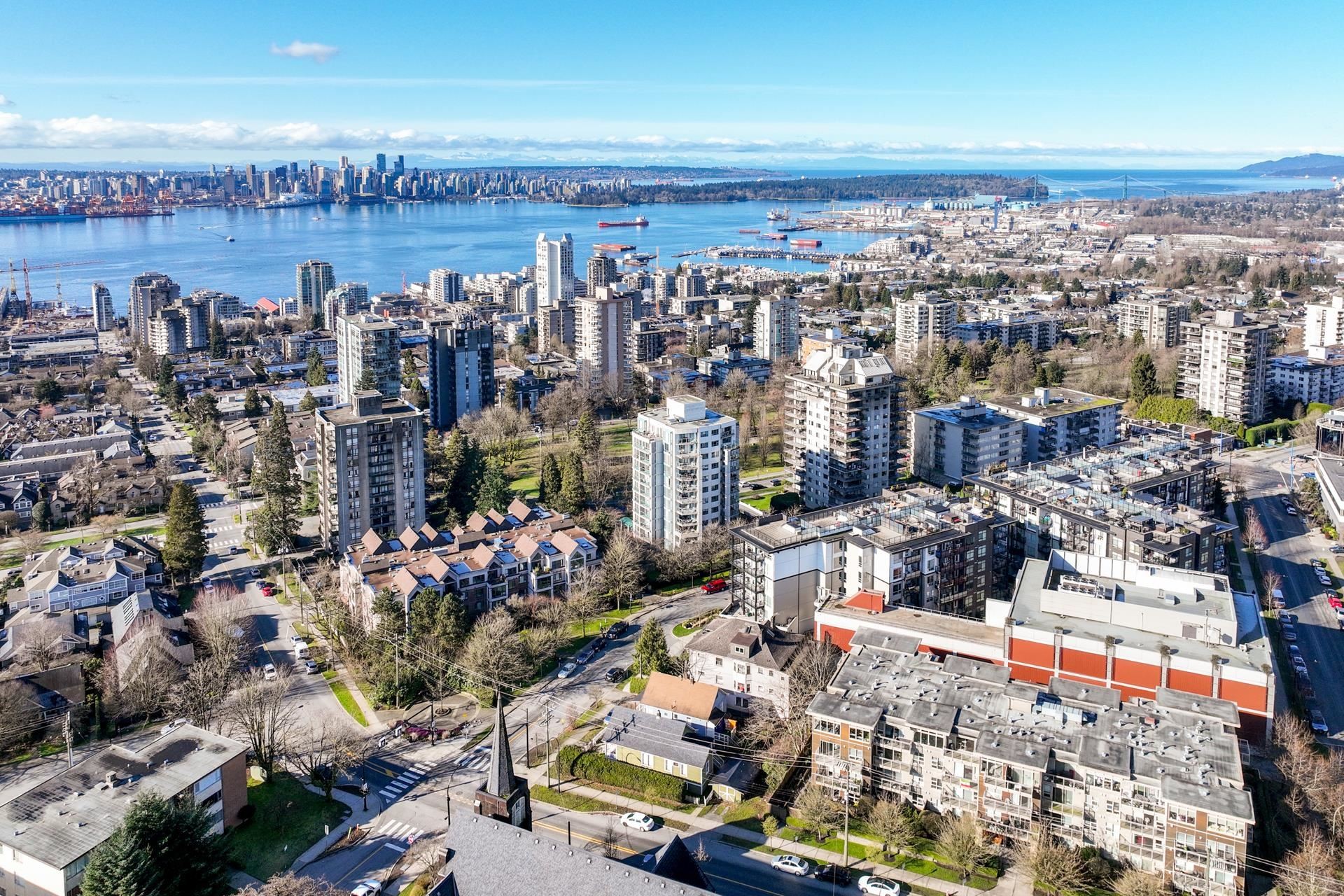 164 10Th Street E, North Vancouver, BC