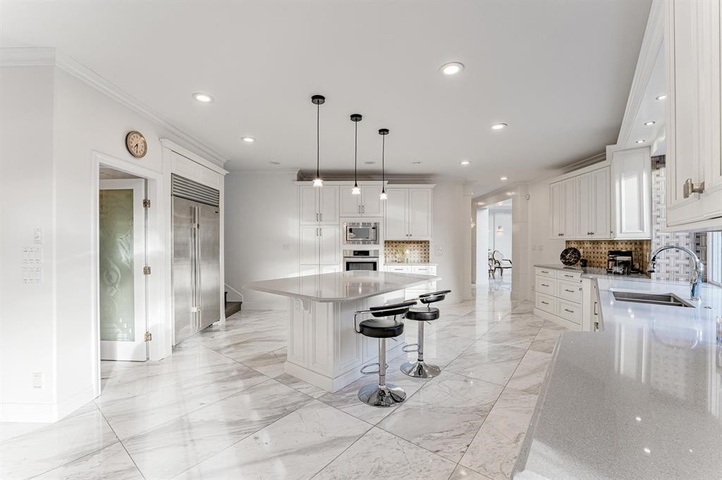 8231 Bowcock Road, Richmond, BC