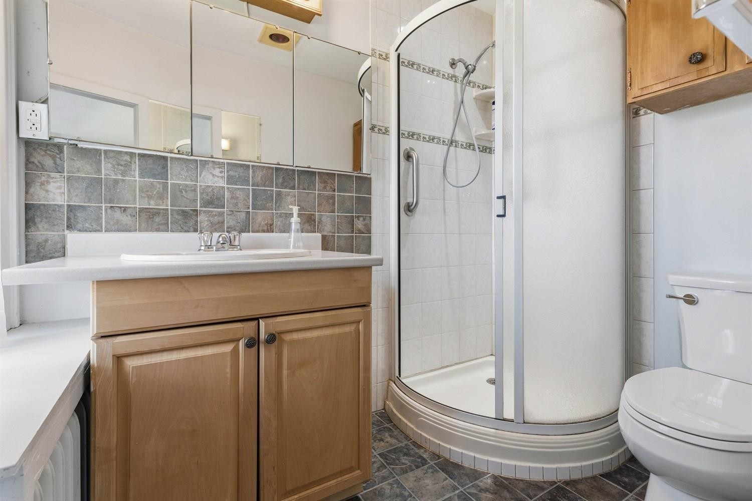 1570 36Th Avenue W, Vancouver, BC