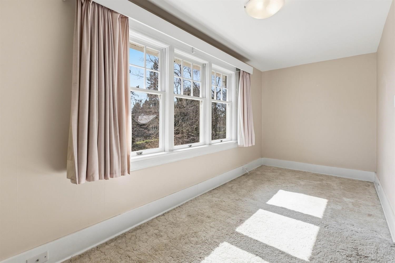 1570 36Th Avenue W, Vancouver, BC
