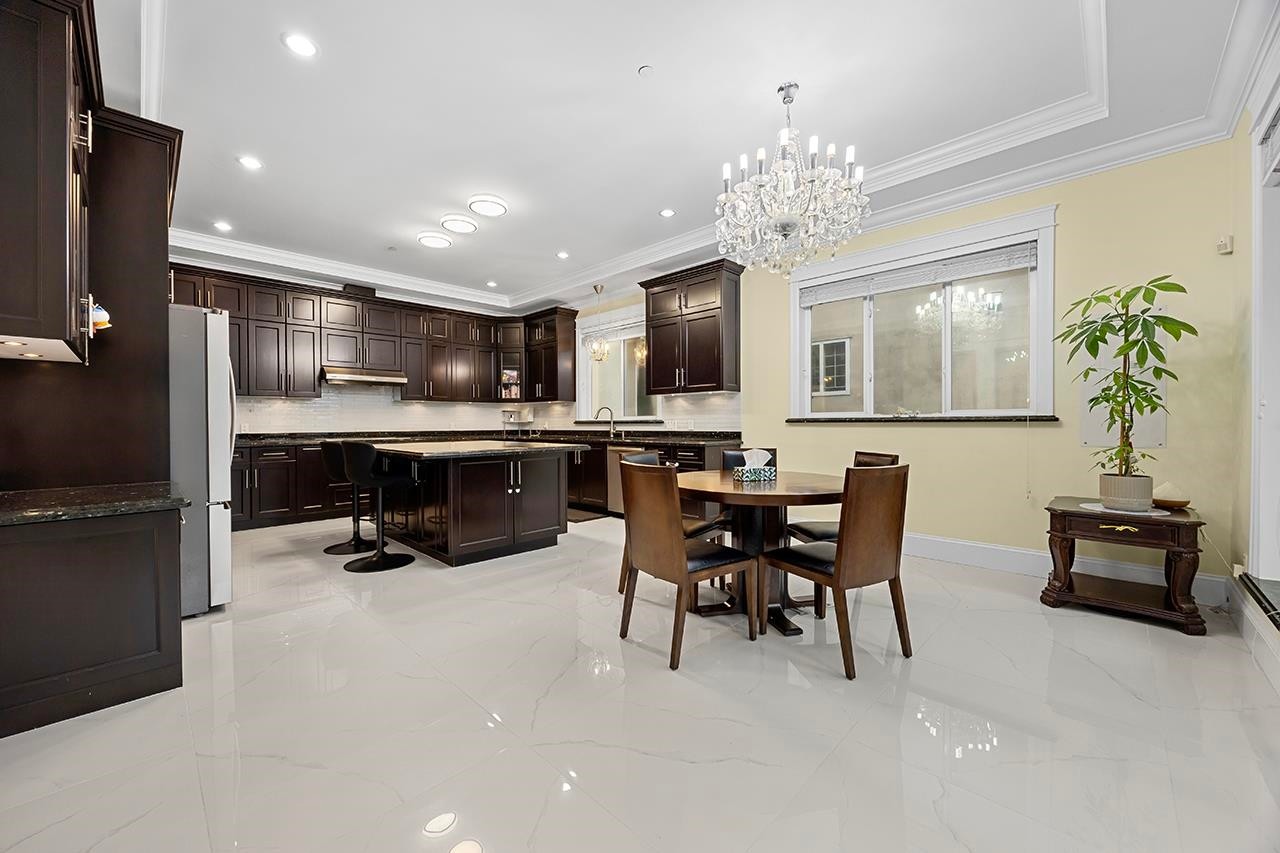 6830 Vivian Street, Vancouver, BC