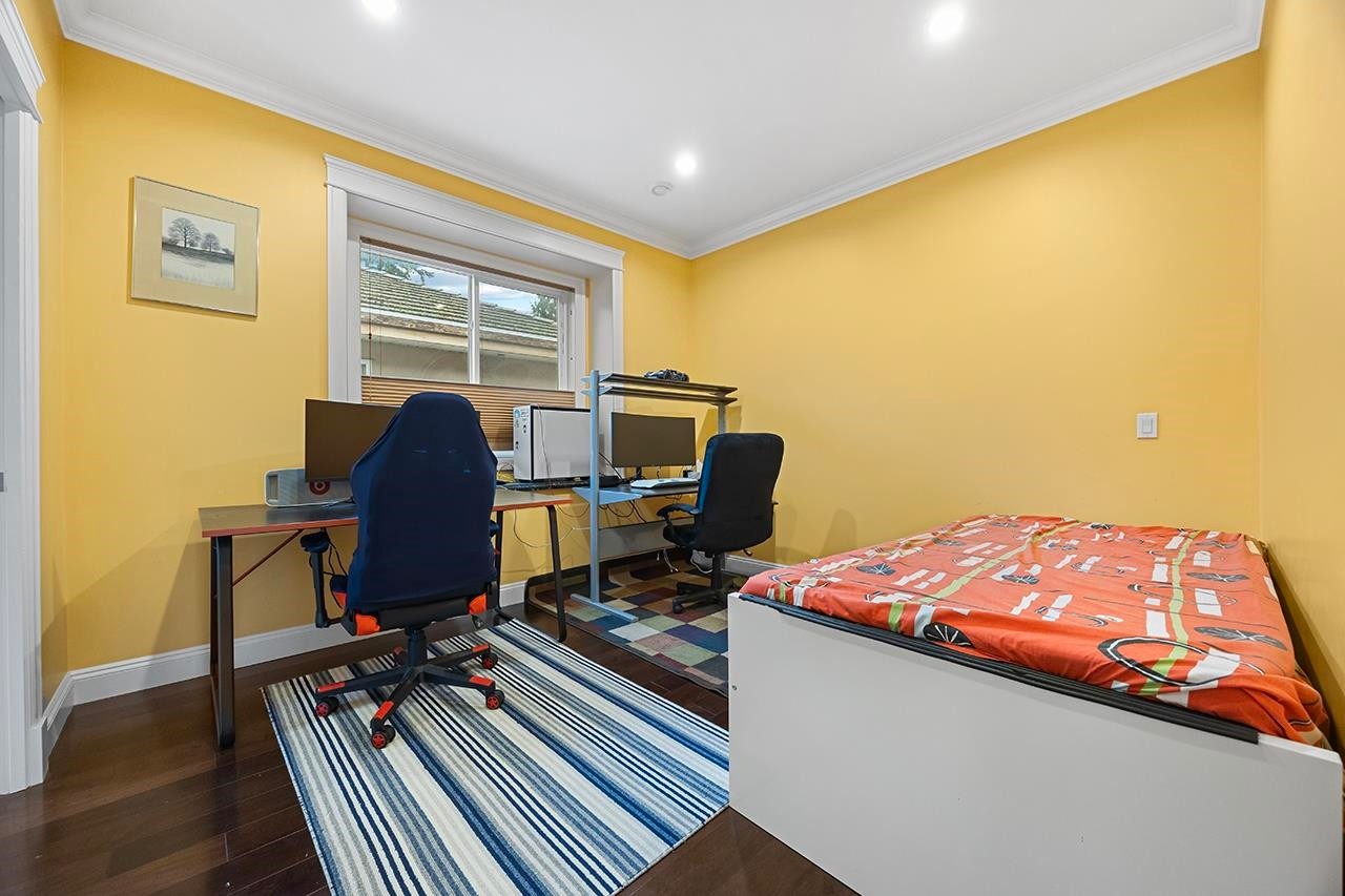 6830 Vivian Street, Vancouver, BC
