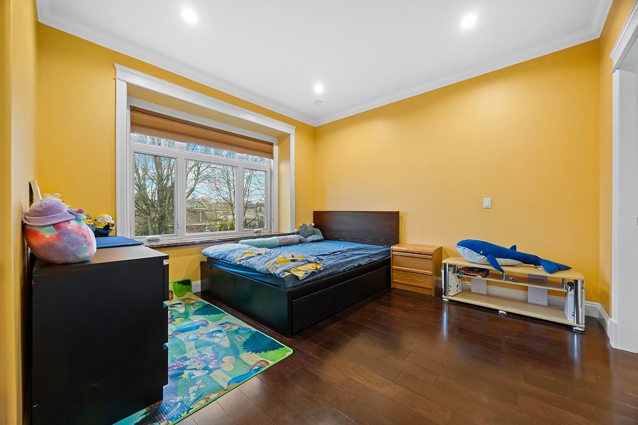 6830 Vivian Street, Vancouver, BC
