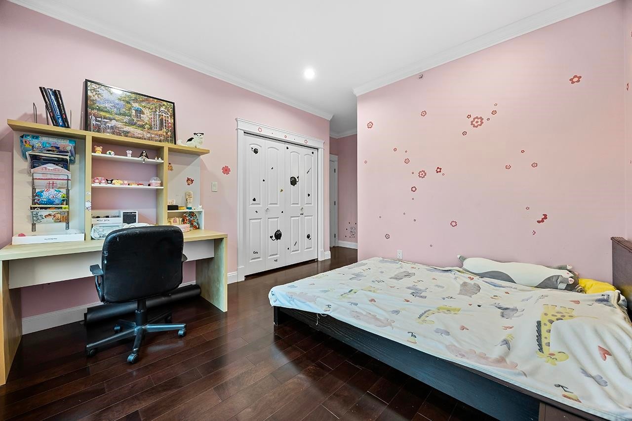 6830 Vivian Street, Vancouver, BC