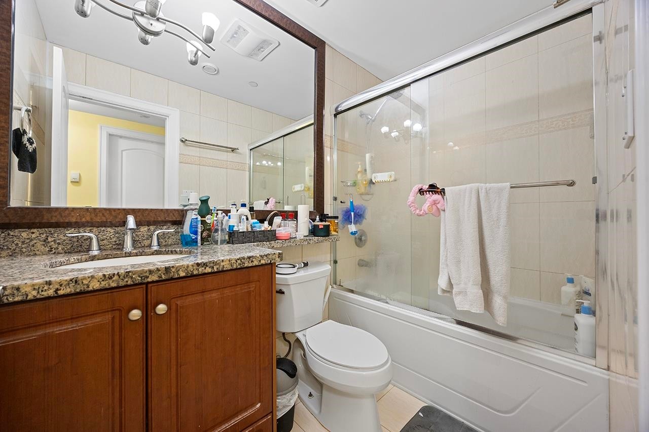 6830 Vivian Street, Vancouver, BC