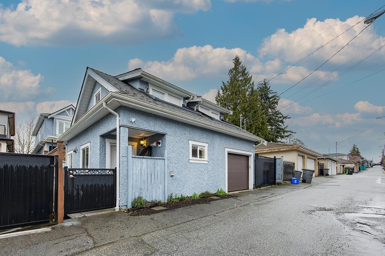 6830 Vivian Street, Vancouver, BC