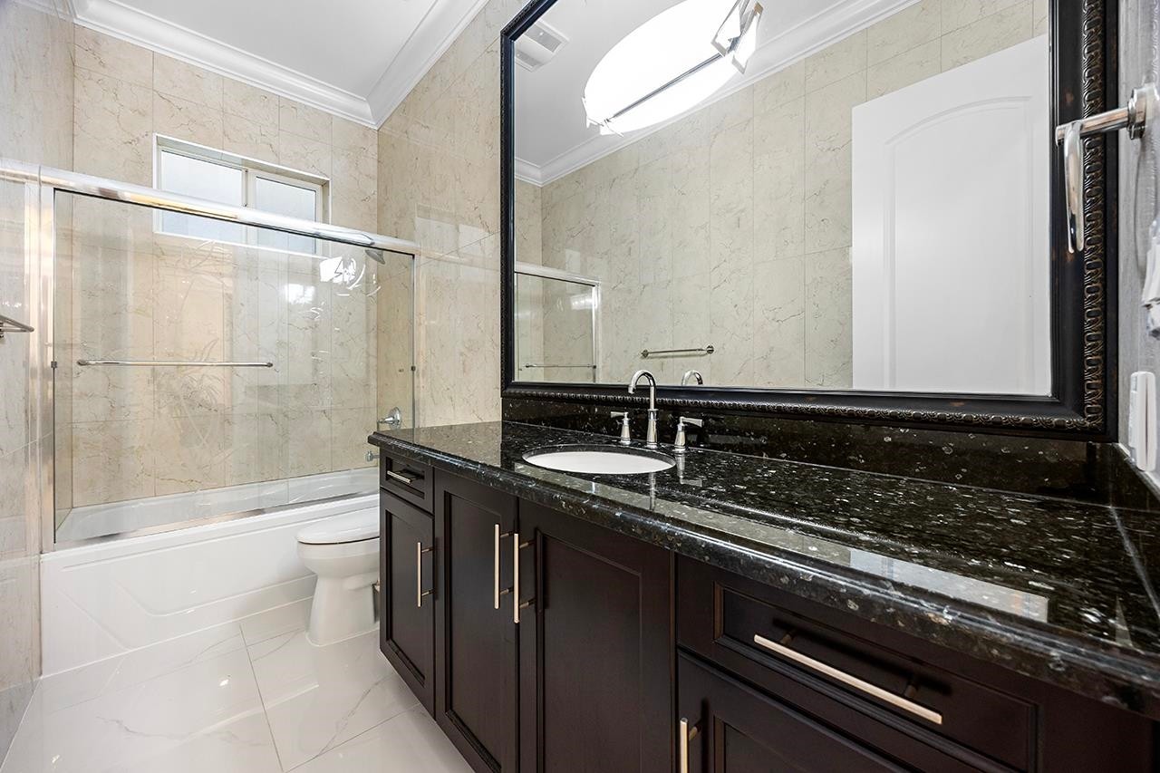 6830 Vivian Street, Vancouver, BC