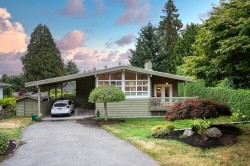 4975 Weaver Drive Delta, BC V4M 1R5