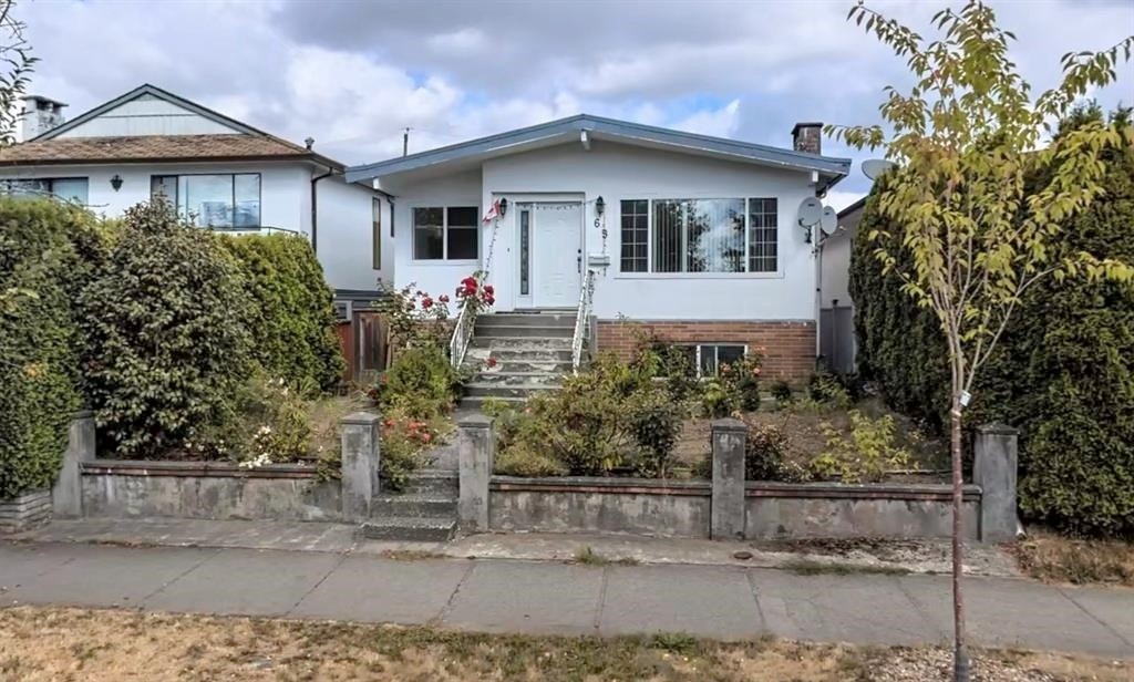 65 49Th Avenue E, Vancouver, BC
