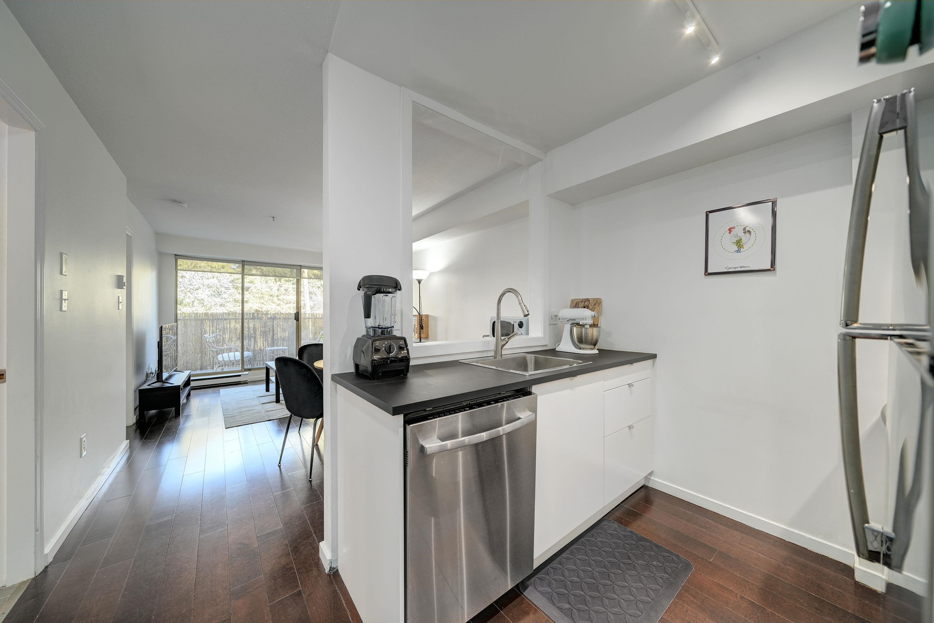 210-1099 Broadway E, Vancouver, BC