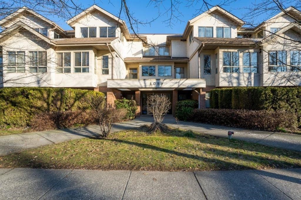 210-1099 Broadway E, Vancouver, BC