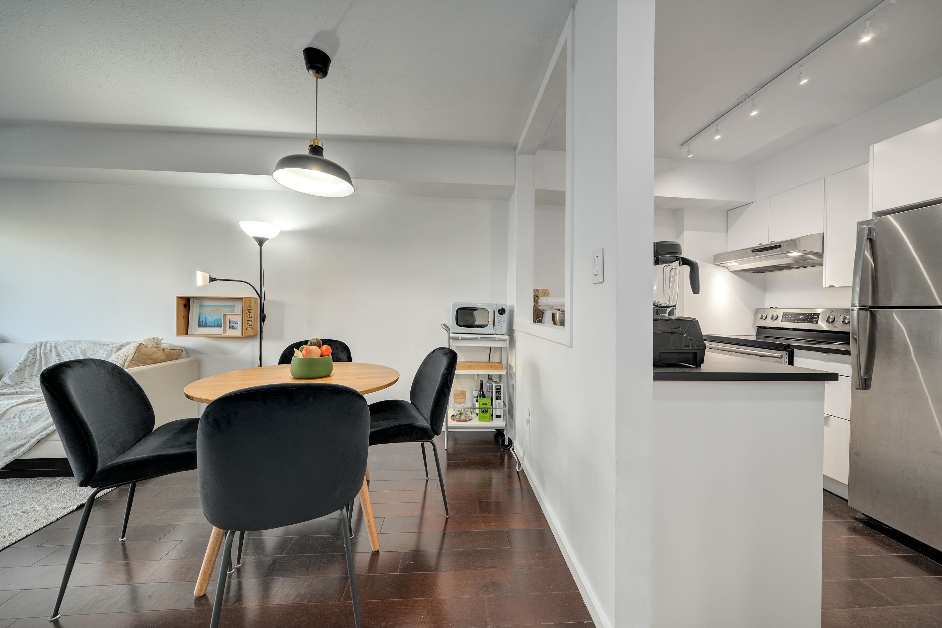 210-1099 Broadway E, Vancouver, BC