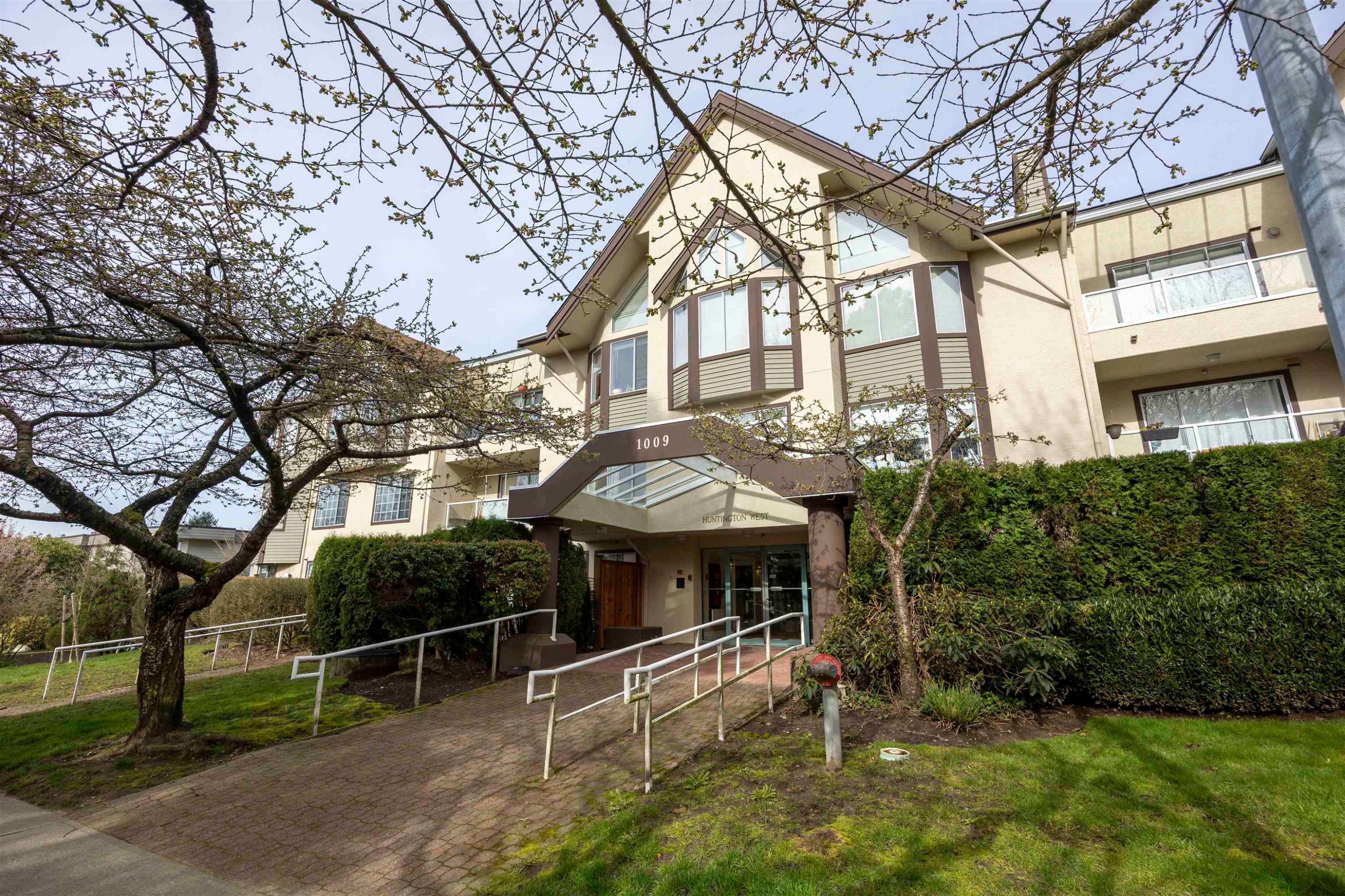 304-1009 Howay Street, New Westminster, BC