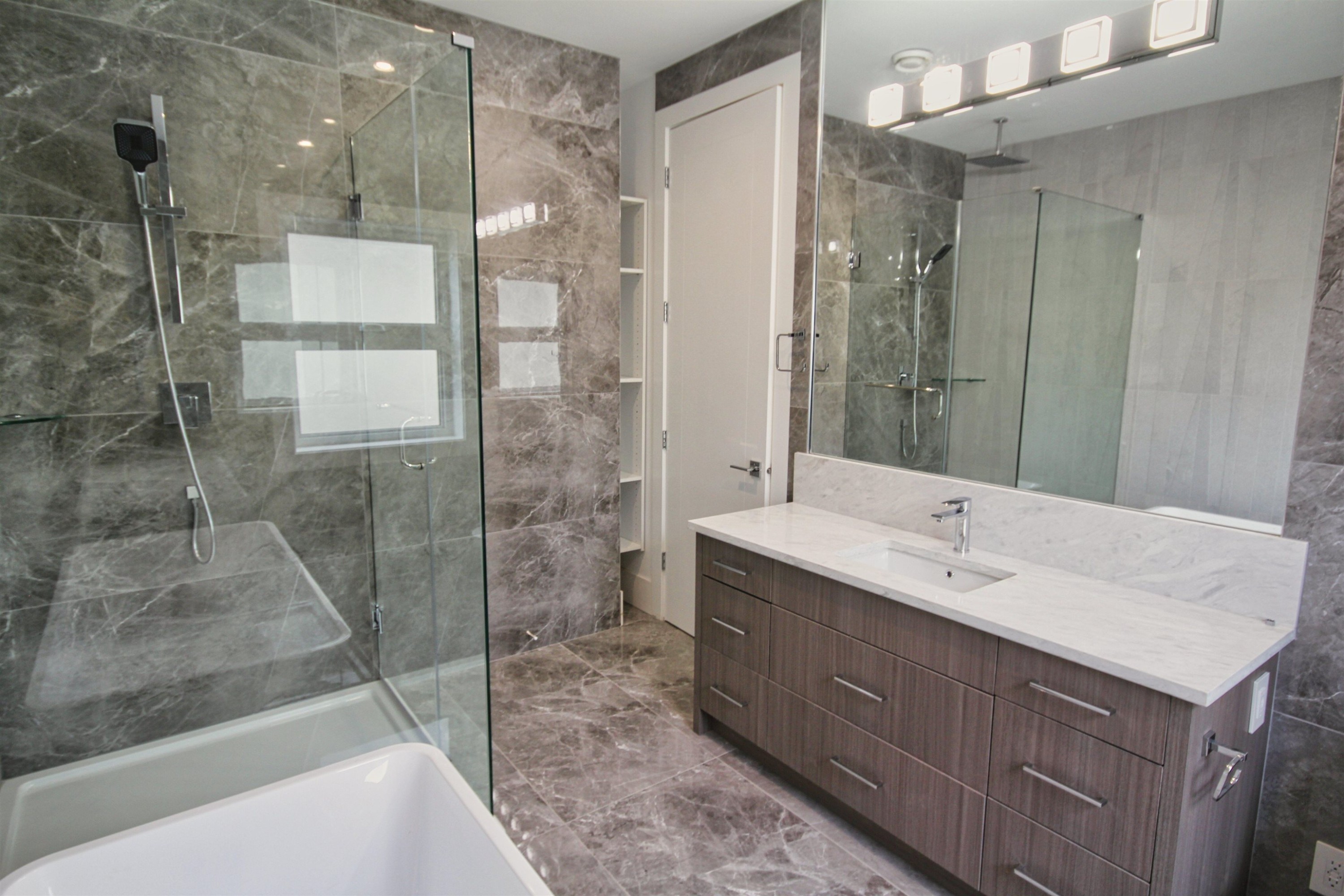 11911 Dunavon Place, Richmond, BC