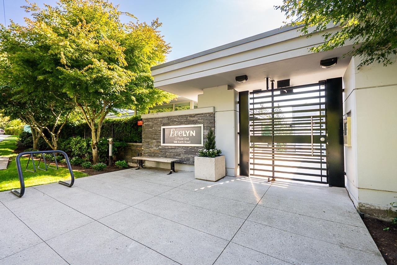 101-988 Keith Road, West Vancouver, BC