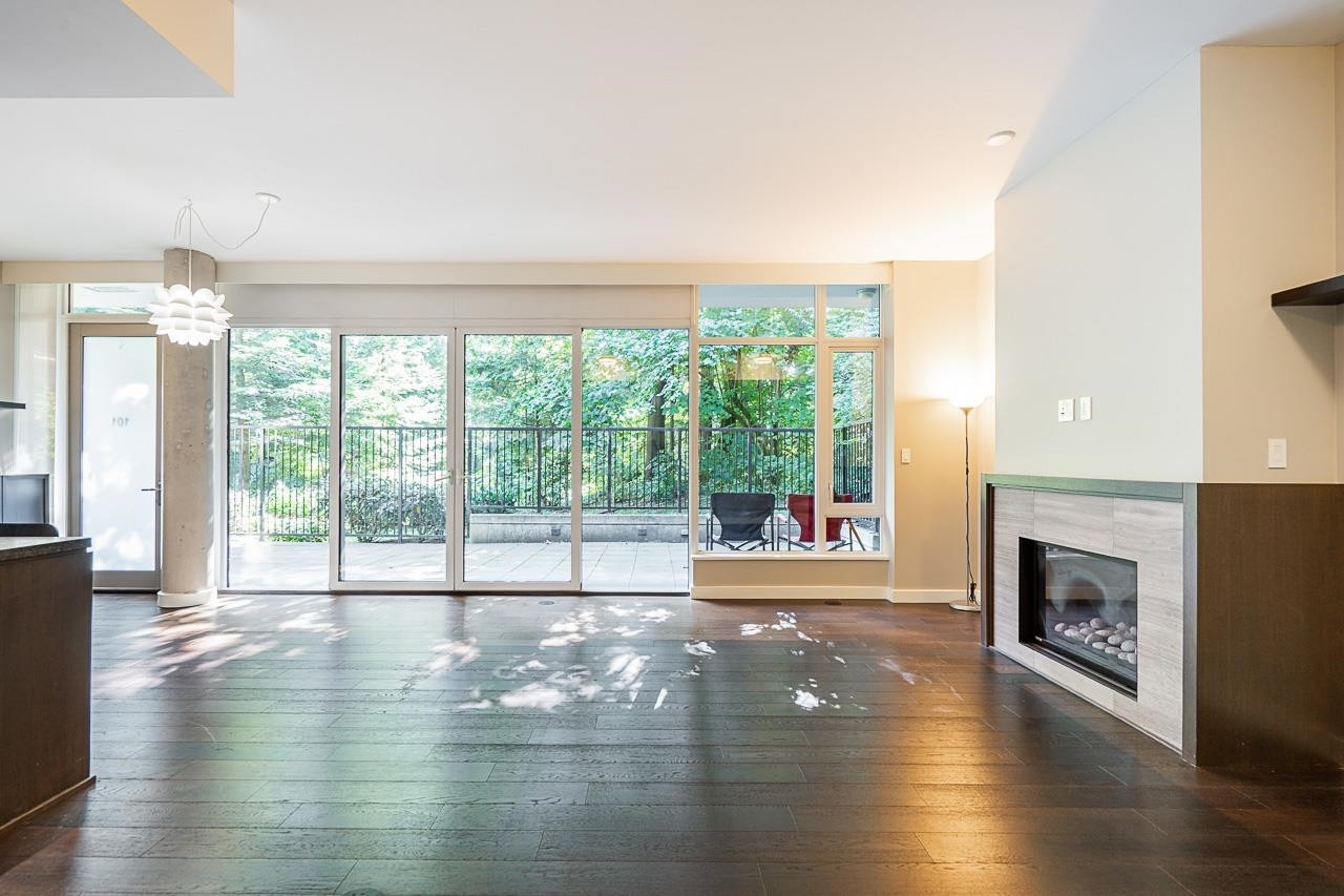 101-988 Keith Road, West Vancouver, BC