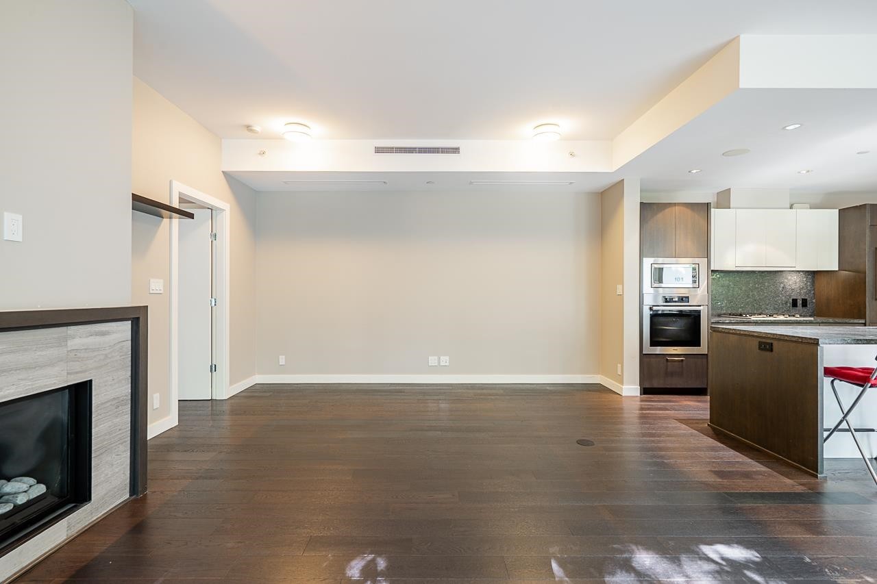 101-988 Keith Road, West Vancouver, BC