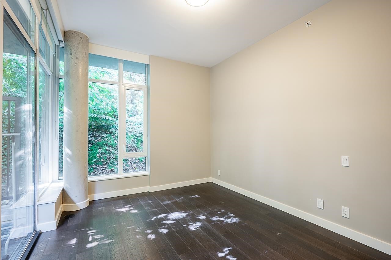 101-988 Keith Road, West Vancouver, BC