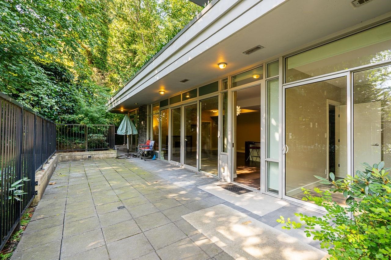101-988 Keith Road, West Vancouver, BC