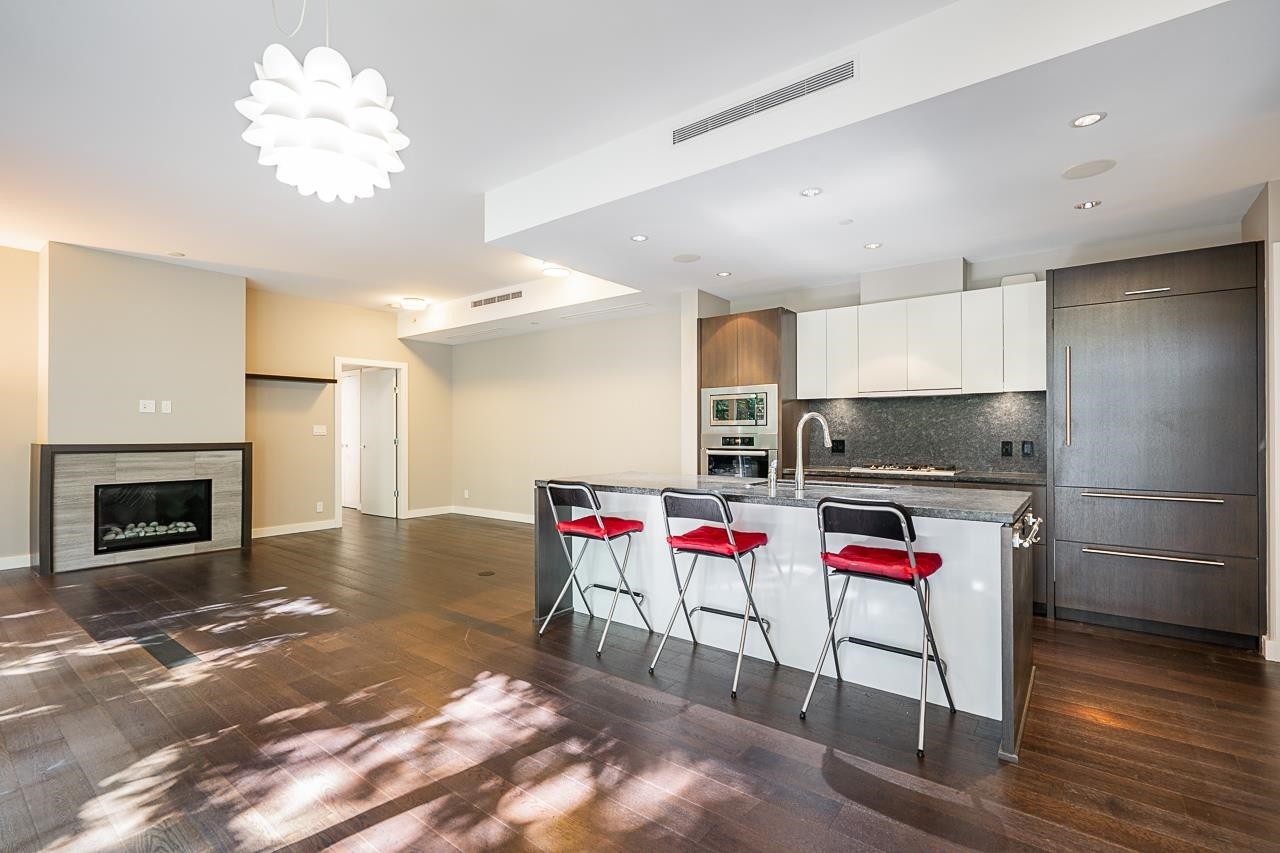 101-988 Keith Road, West Vancouver, BC