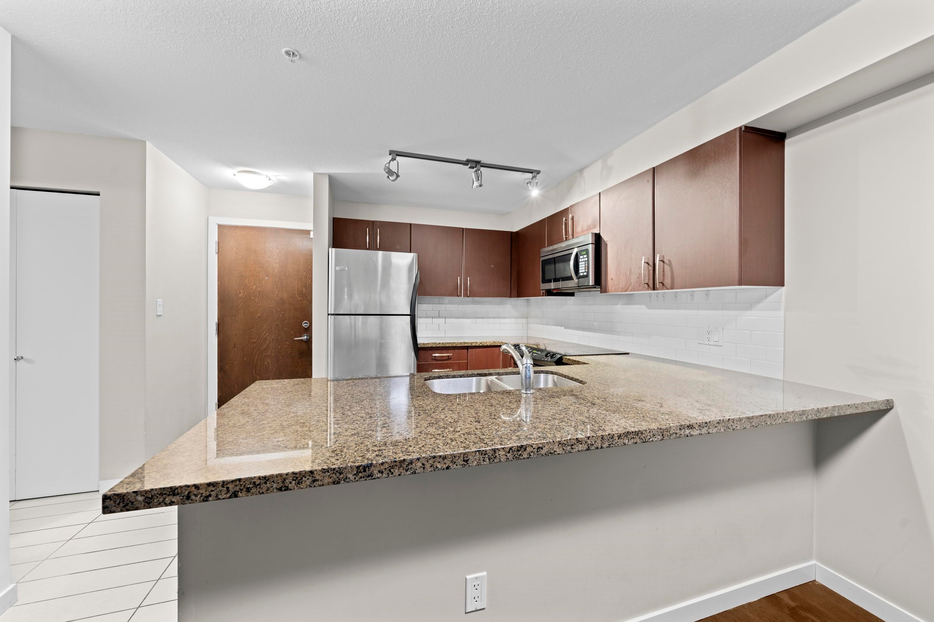 209-7337 Macpherson Avenue, Burnaby, BC