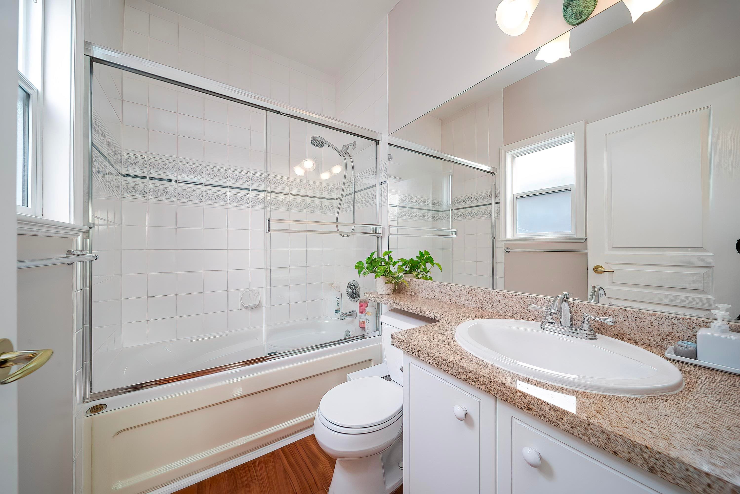 8320 Mowbray Road, Richmond, BC